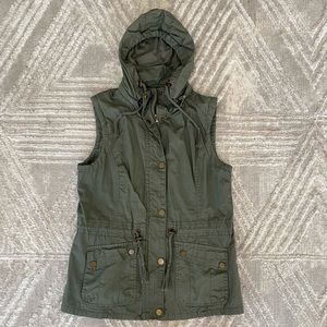 ARMY GREEN VEST